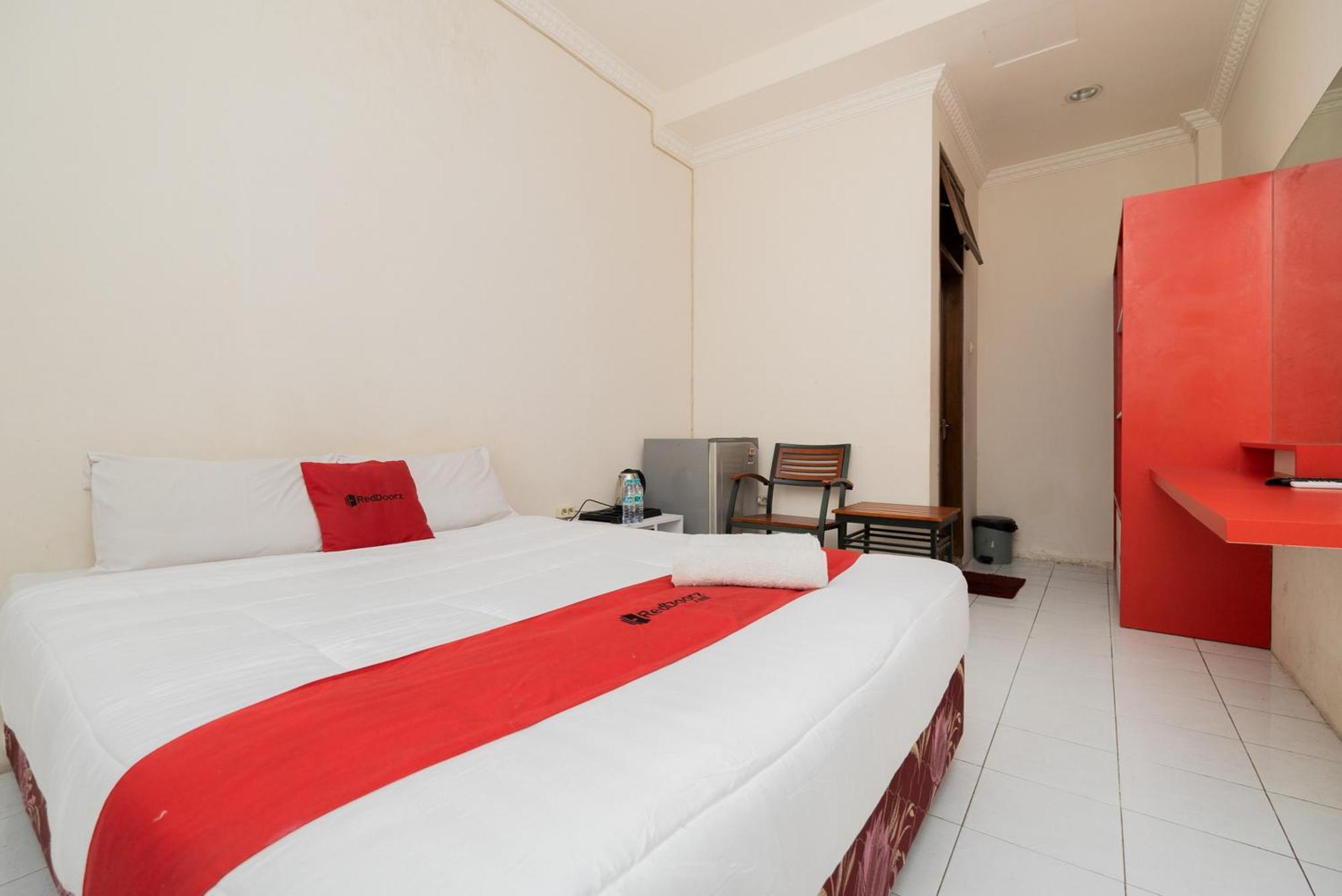 Reddoorz Plus @ Gunungsari Surabaya Kedurus Luaran gambar