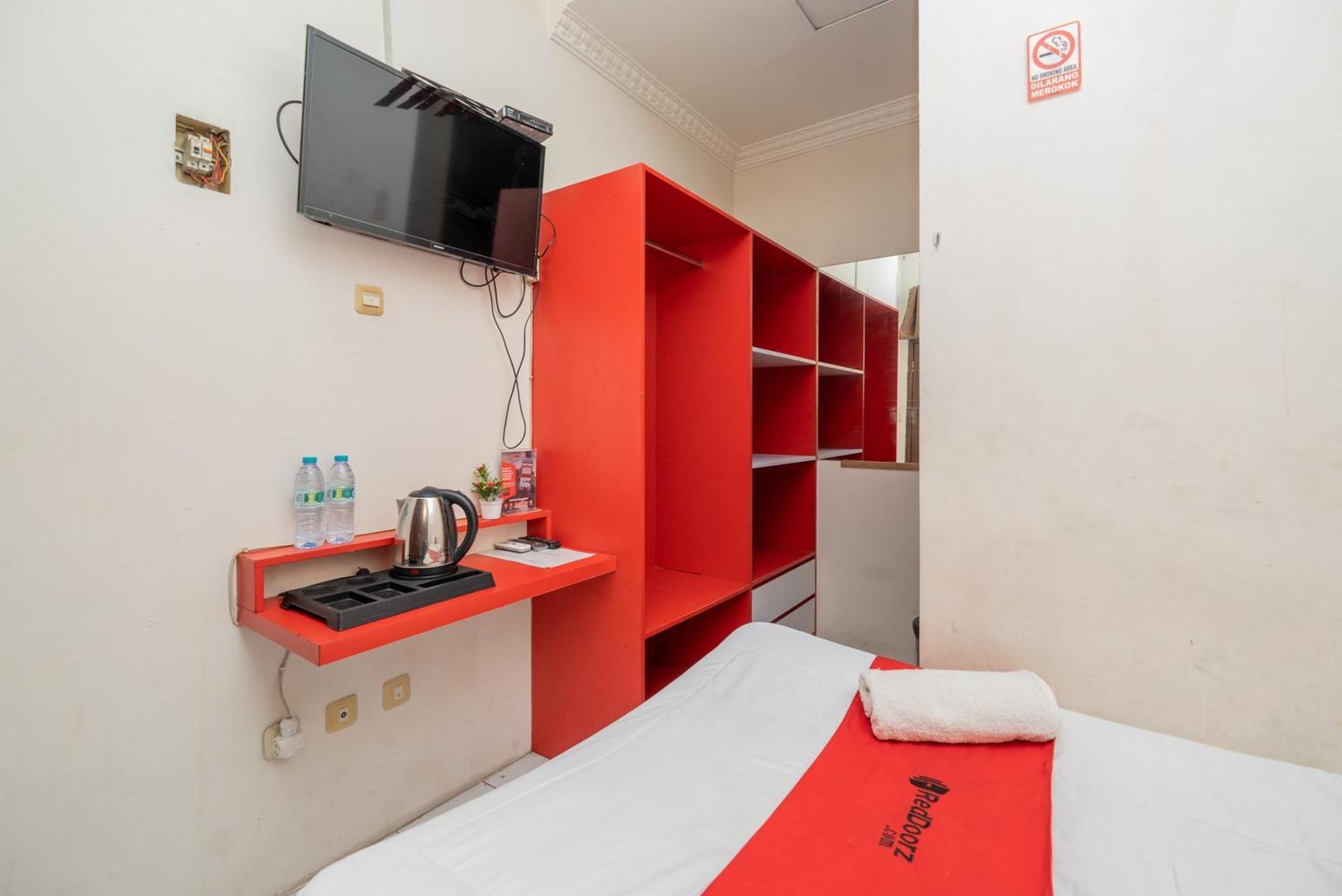 Reddoorz Plus @ Gunungsari Surabaya Kedurus Luaran gambar