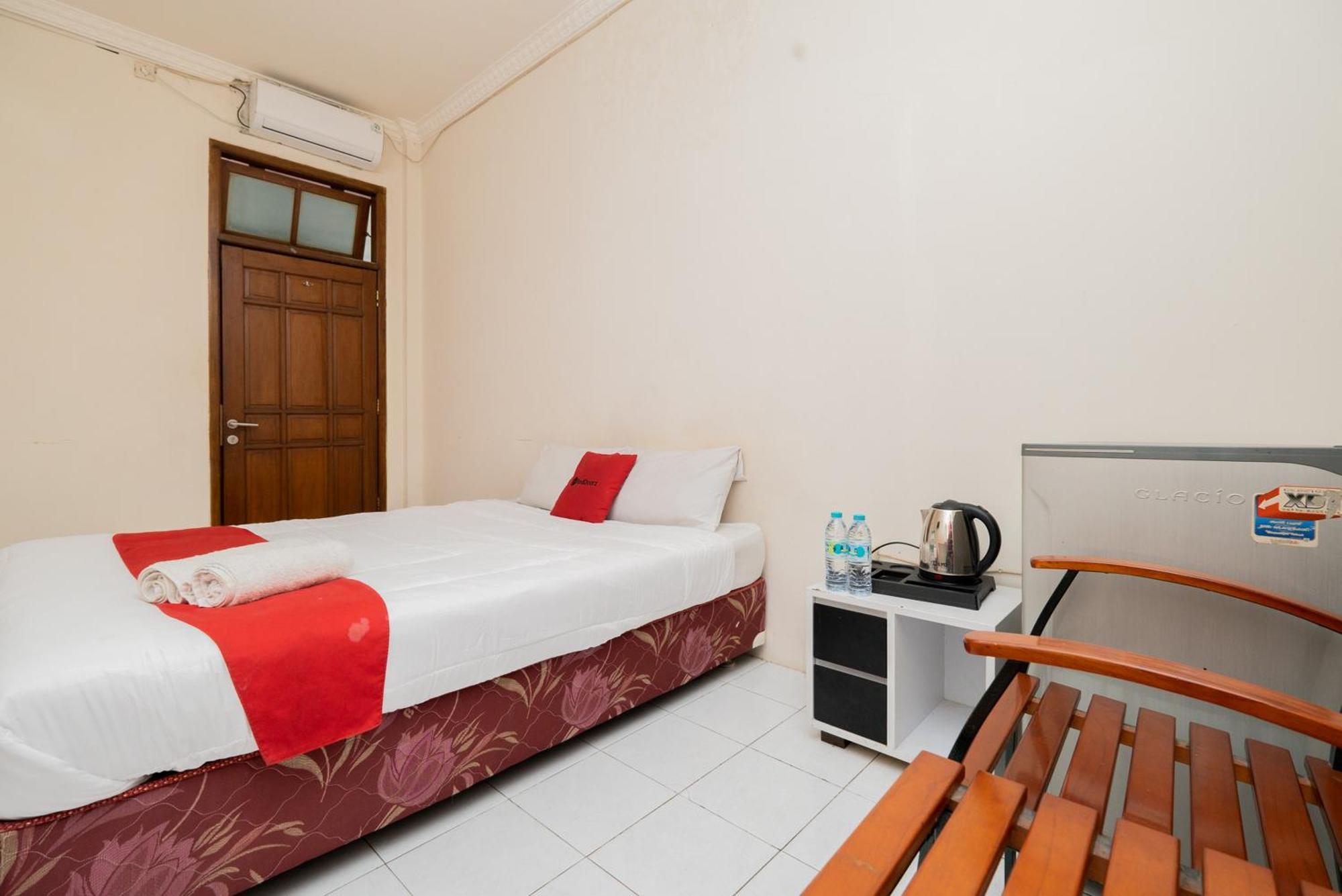 Reddoorz Plus @ Gunungsari Surabaya Kedurus Luaran gambar
