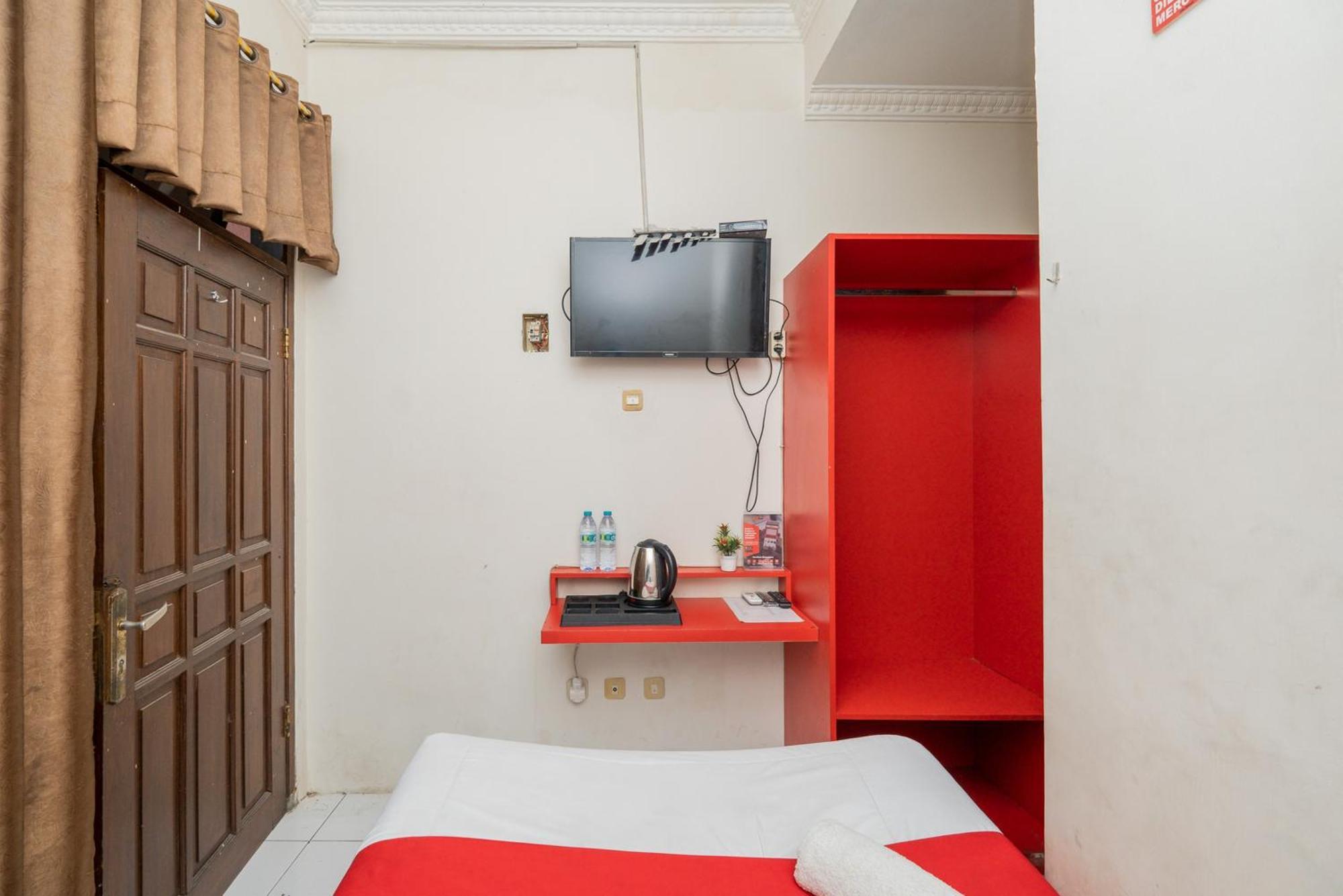 Reddoorz Plus @ Gunungsari Surabaya Kedurus Luaran gambar