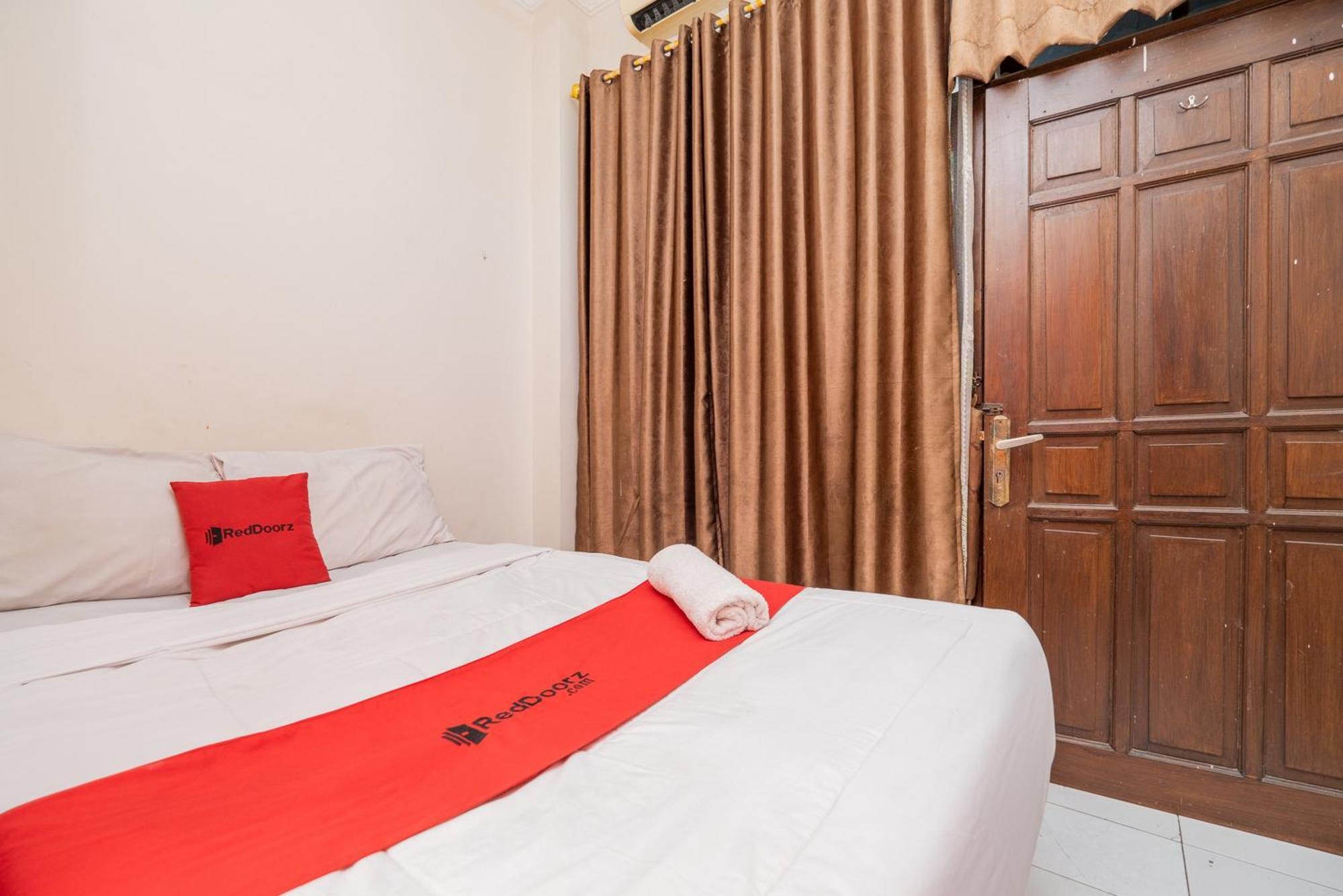 Reddoorz Plus @ Gunungsari Surabaya Kedurus Luaran gambar