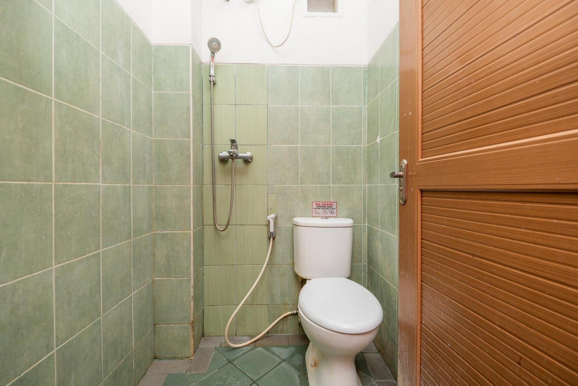 Reddoorz Plus @ Gunungsari Surabaya Kedurus Luaran gambar